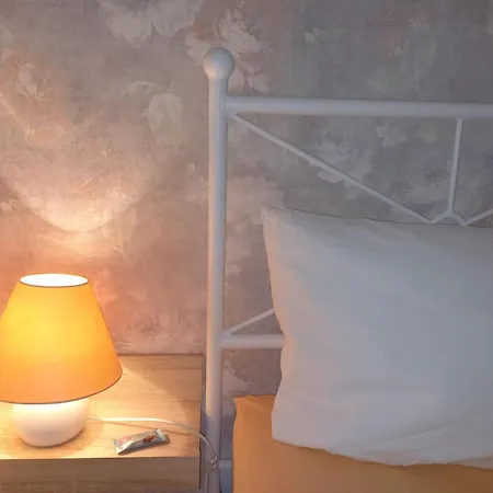 Separates Gaestehaeuschen Paulchen In Ruhiger, Idyllischer Am Dresdner Elbhang